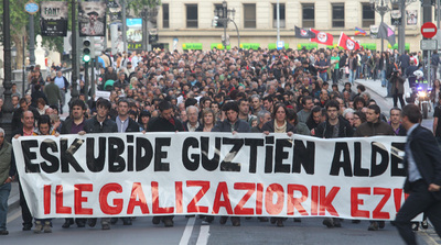 Bildu se echa a la calle