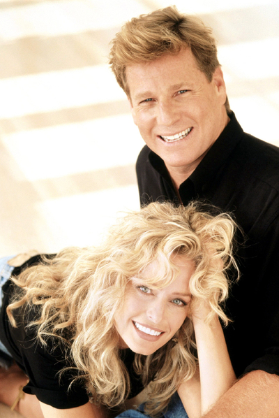 Farrah Fawcett y Ryan O'Neal, en 1991.