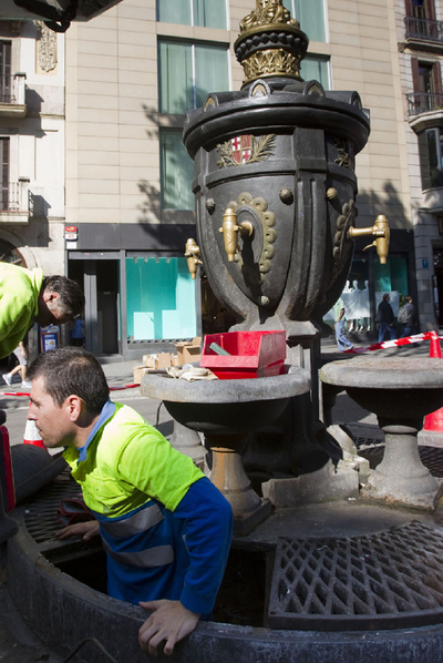 Los exaltados la toman con Canaletes