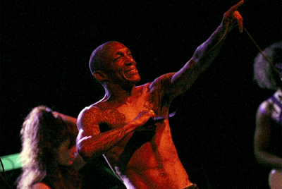 Adrian Thaws,  Triky , durante el concierto que ayer ofreció en la Sala Heineken.