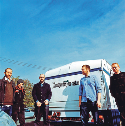  Mogwai, la cara más simpática del rock instrumental, al completo. De izquierda a derecha, John Cummings, Stuart Braithwaite, Dominic Aitchison, Barry Burns y Martin Bulloch. 