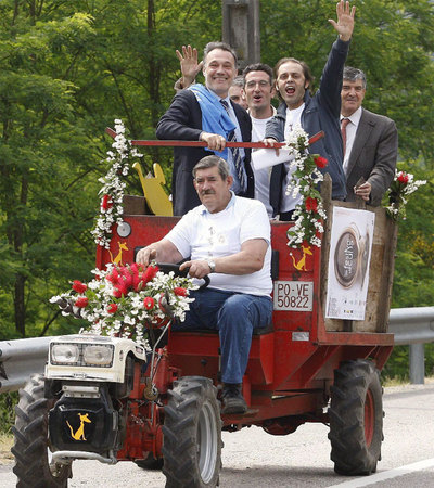 El conselleiro de Cultura se sube al 'chimpín'