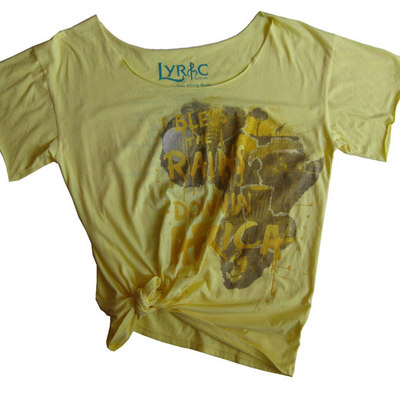 Camiseta con la letra de  Africa,  de Toto.