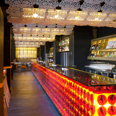 Barra del  gastrobar  Estado Puro, en el Palacio de Tepa de Madrid.