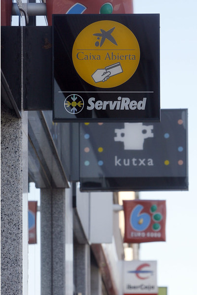 Sucursales de cajas de ahorros en el barrio madrileño de Sanchinarro.
