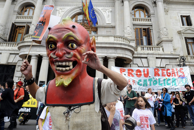 UNA CADENA HUMANA POR LA ENSEÑANZA PÚBLICA