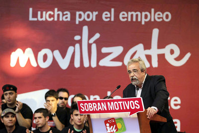 IU clama contra el bipartidismo y ensalza el 15-M