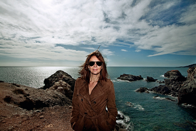 De incógnito. Pese al tirón de su libro, la imagen de Dueñas -aquí, en Cartagena, donde reside- no es muy conocida. 