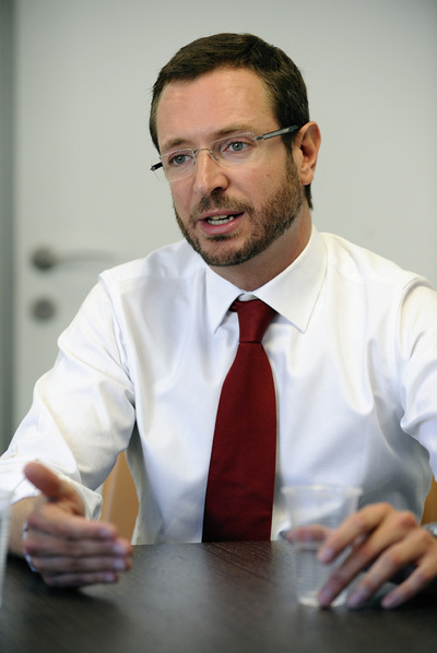 Javier Maroto, ayer en un momento de la entrevista en la sede del PP en Vitoria.