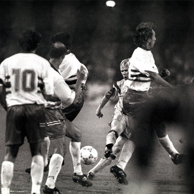 Koeman marca el gol que dio la  Champions  al Barça en 1992.