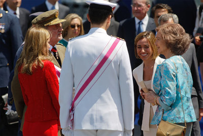 SONRISAS EN EL DÍA DE LAS FUERZAS ARMADAS