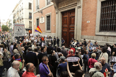 RETIRADA Y DIMISIÓN