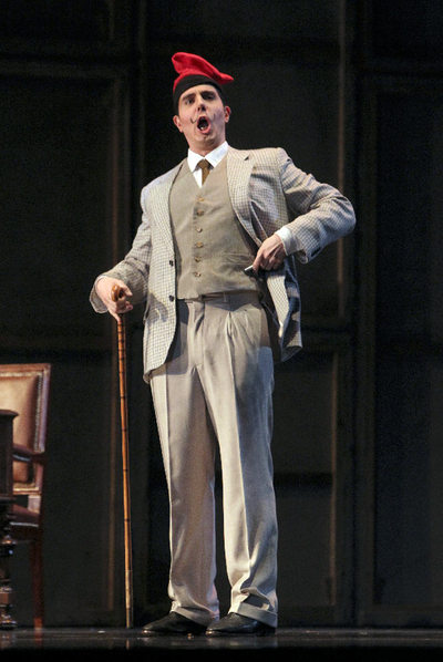 El barítono Joan Martín-Royo, en el papel de Dalí durante un ensayo.