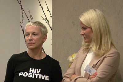 Annie Lennox y Mette-Marit de Noruega, en Nueva York.