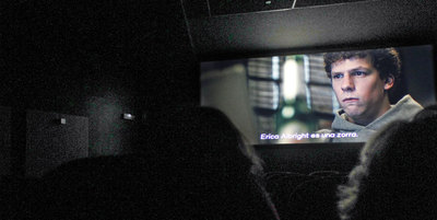Proyección en los madrileños cines Golem en versión original subtitulada de  La red social,  de David Fincher.
