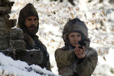 Eric Bana y Saoirse Ronan, padre e hija en  Hanna. 