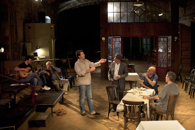 Oriol Broggi, en un ensayo de  Luces de bohemia,  de Valle-Inclán, en la Biblioteca de Catalunya.