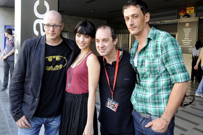 Zoe Berriatúa, Leticia Dolera, Jorge Roelas y Francisco Boira, ayer en la Fnac de Valencia tras participar en la sección Actores tras la cámara.