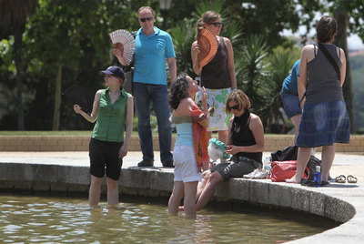 Abanicos y fuentes contra la ola de calor
