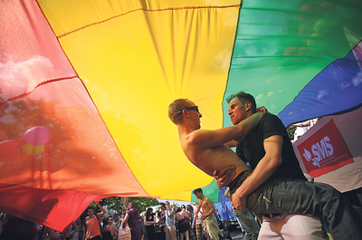  Hasta 2010 no se celebró una marcha del Orgullo Gay en Polonia. 