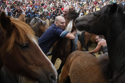 Sabucedo vuelve a ser el centro de Galicia en su primer curro