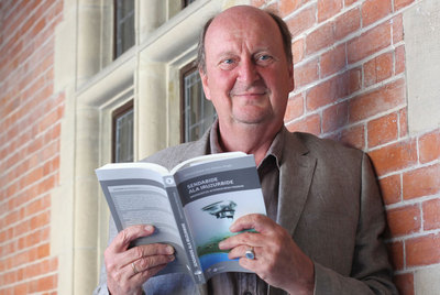 Edzard Ernst ayer en el Palacio de Miramar de San Sebastián.
