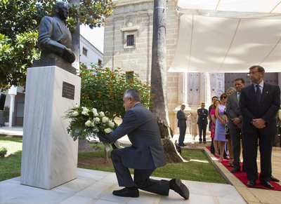 José Antonio Griñán, durante la ofrenda floral a Blas Infante.