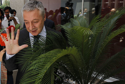 El ministro de Fomento, José Blanco, tras intervenir en un acto público en Sevilla.