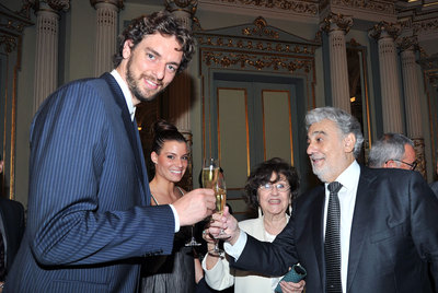 'CUMPLEAÑOS FELIZ' DE GRANDE A GRANDE