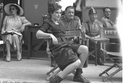 La actriz Paulette Goddard en un intermedio del rodaje de  El gran dictador. 