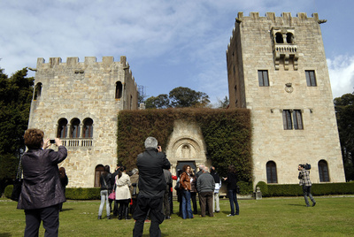 Visitantes en el primer día de puertas abiertas al pazo de Meirás, el pasado 25 de marzo.