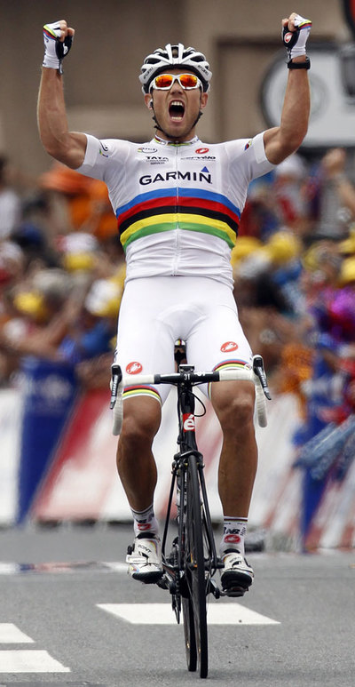 El noruego Thor Hushovd celebra la victoria de etapa en Lourdes.