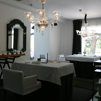 El comedor del hotel Ferrero de Paco Morales en la sierra de Mariola (Valencia)