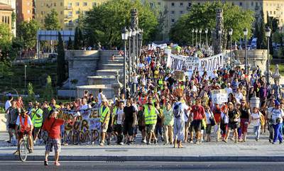 La marcha del sur cruza el río Manzanares.