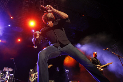 Carlos Tarque y Ricardo Ruipérez, cantante y guitarrista de M-Clan, ayer en Puerta del Ángel.