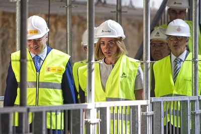 El ministro José Blanco, la ministra Carme Chacón y el alcalde Xavier Trias en el túnel de la Sagrera.