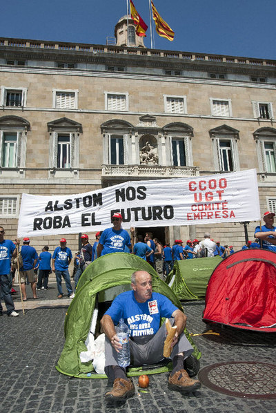 Los trabajadores de Alstom exigen a la Generalitat que rechace el ERE