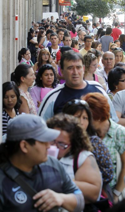 Una gran fila en Gran Vía, 20.