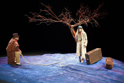 Escena de  Esperando a Godot, de  Samuel Beckett, dirigida por Joan Ollé en el festival Grec.
