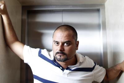 El músico Ignacio Fornés,  Nach,  posa en el hotel.