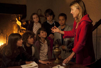 Valeria Bruni Tedeschi (a la derecha) en un fotograma de  Las manos en el aire.  