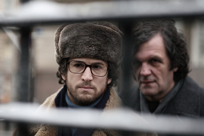 Guillaume Canet y Emir Kusturica (a la derecha), en  El caso Farewell. 