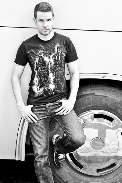 El escritor madrileño Paul Pen, autor de  El aviso 