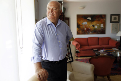 Moratinos recuerda que, a los 20 minutos de llegar, Zapatero le encargó avisar a EE UU de la marcha de Irak. 