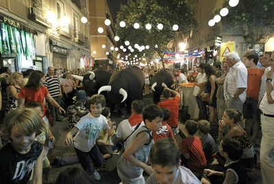Encierros infantiles en La Latina por las fiestas de La Paloma