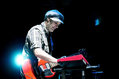 FOTOGALERIA: Juan Aguirre durante su actuación con Amaral