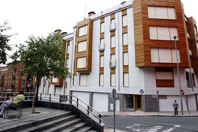 Vista general del edificio ecoeficiente ubicado en el barrio de Bilbao La Vieja.