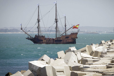 El bicentenario de la Constitución de Cádiz tiene un embajador flotante