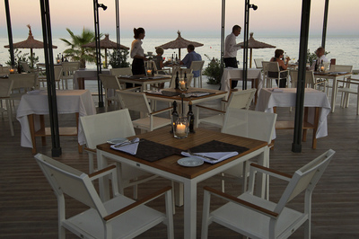  Terraza del Cortesín Beach Club, en Casares (Málaga). 