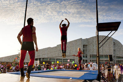 Doce horas de espectáculo para proyectar el Gaiás